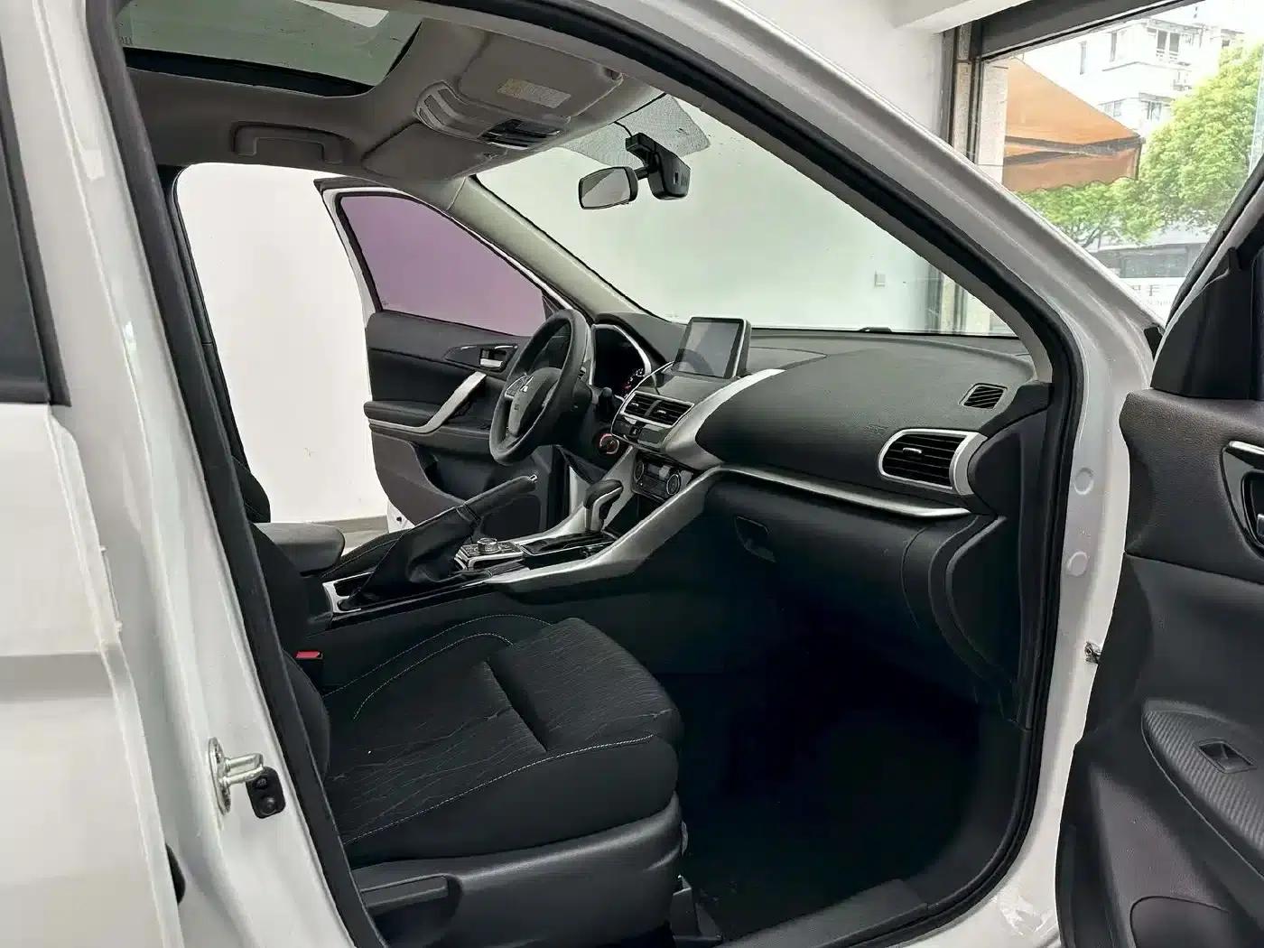 Eclipse Cross 2019 1.5T CVT 2WD Fearless Edition (China VI Emission Standard) — миниатюра 4