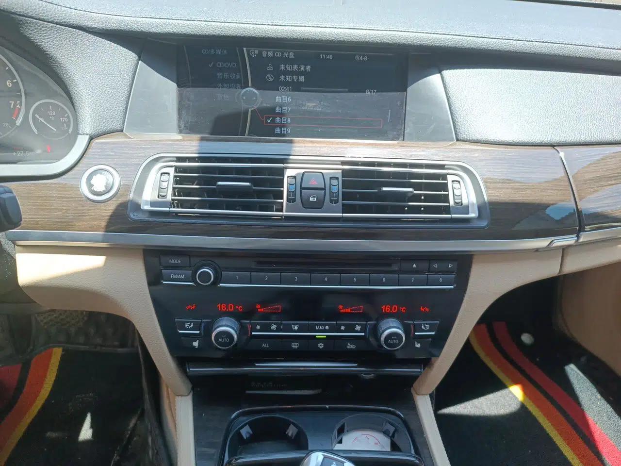 BMW 7 Series 2009 730Li Leading Model — миниатюра 13