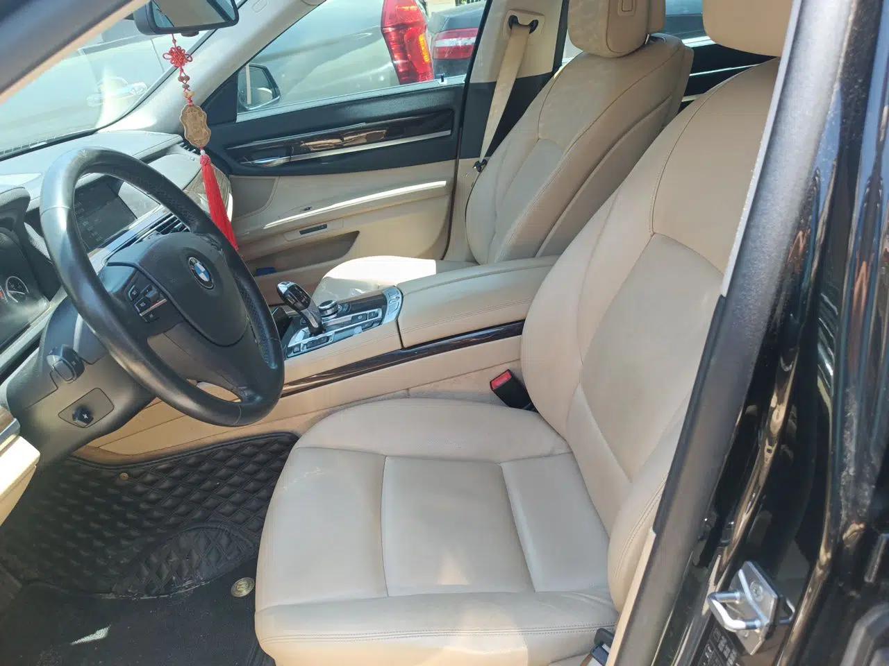 BMW 7 Series 2009 730Li Leading Model — миниатюра 15
