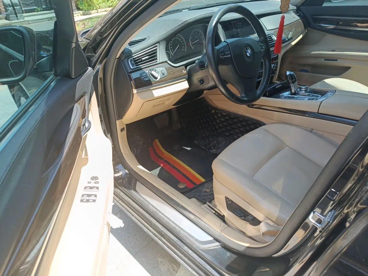BMW 7 Series 2009 730Li Leading Model — миниатюра 16
