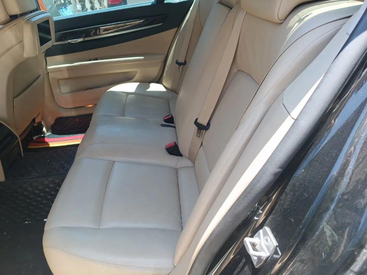 BMW 7 Series 2009 730Li Leading Model — миниатюра 17