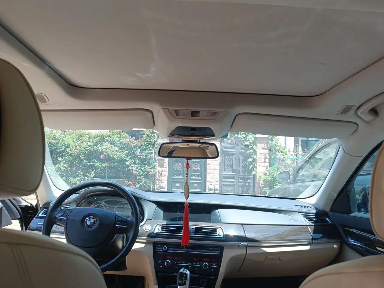 BMW 7 Series 2009 730Li Leading Model — миниатюра 18