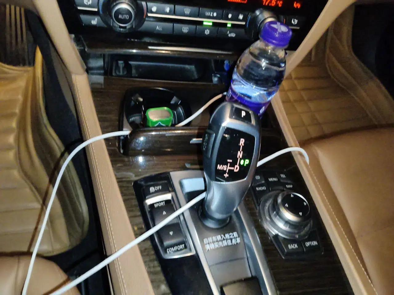 BMW 7 Series 2011 730Li Elegant Model — миниатюра 14