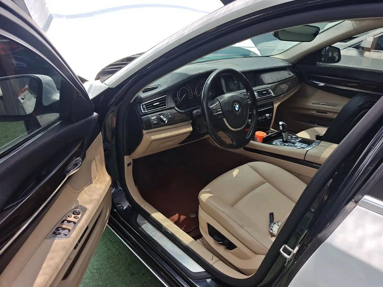 BMW 7 Series 2009 730Li Leading Model — миниатюра 16