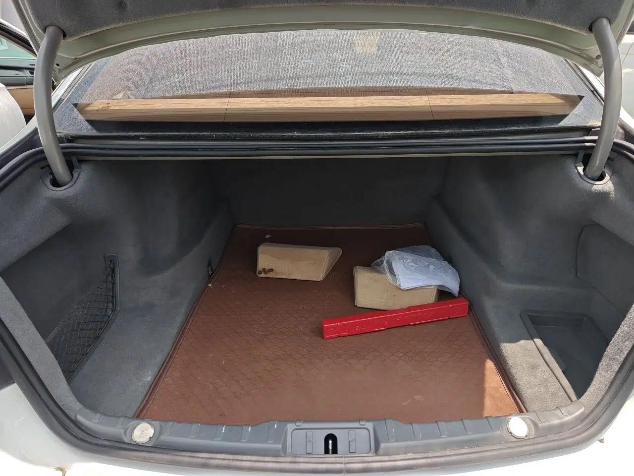 BMW 7 Series 2009 730Li Leading Model — миниатюра 19