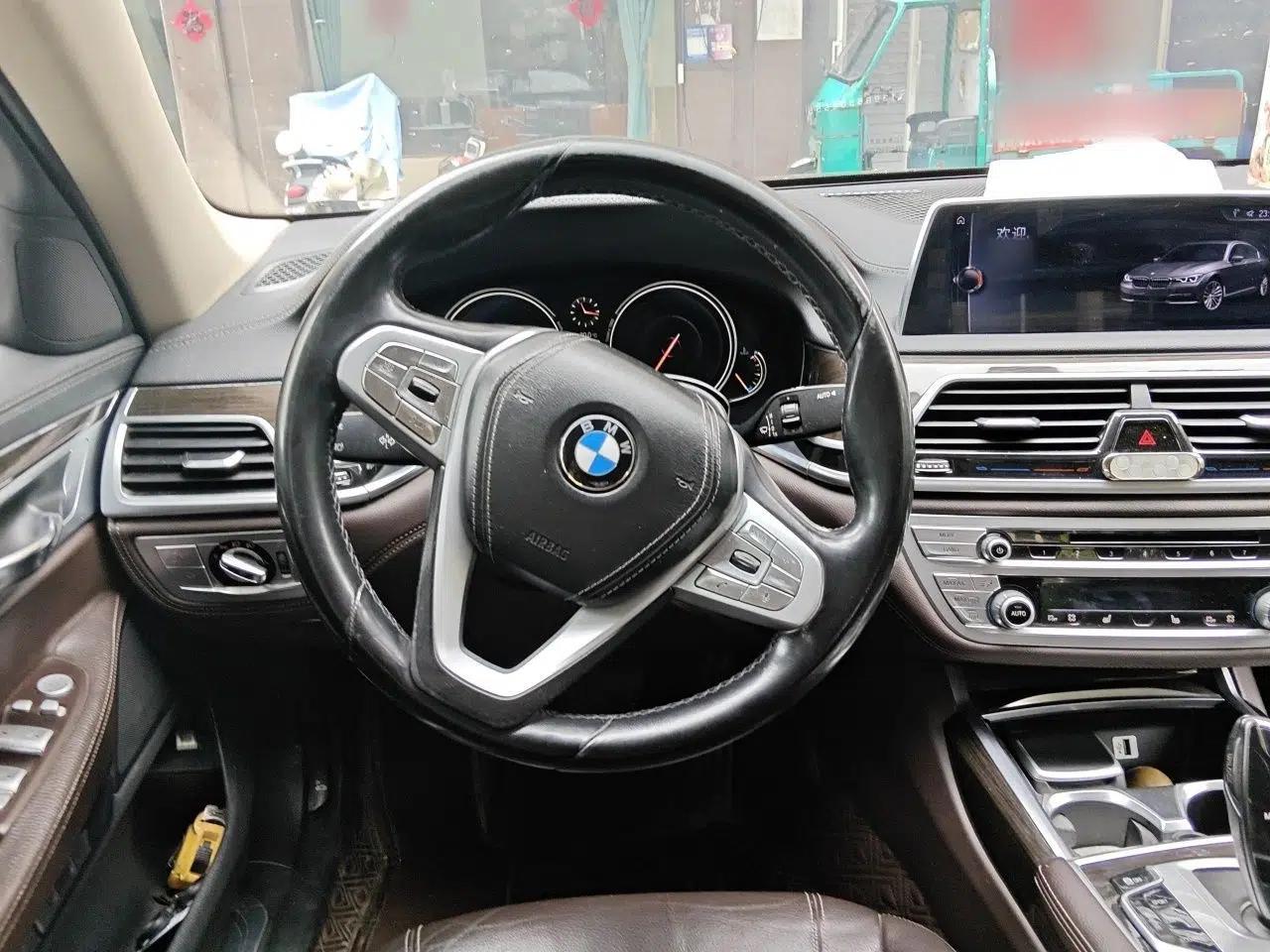 BMW 7 Series 2016 730Li Leading Model — миниатюра 10