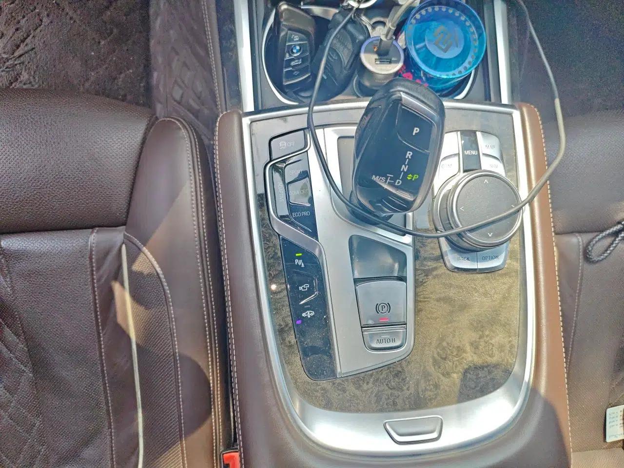 BMW 7 Series 2016 730Li Luxury Model — миниатюра 14