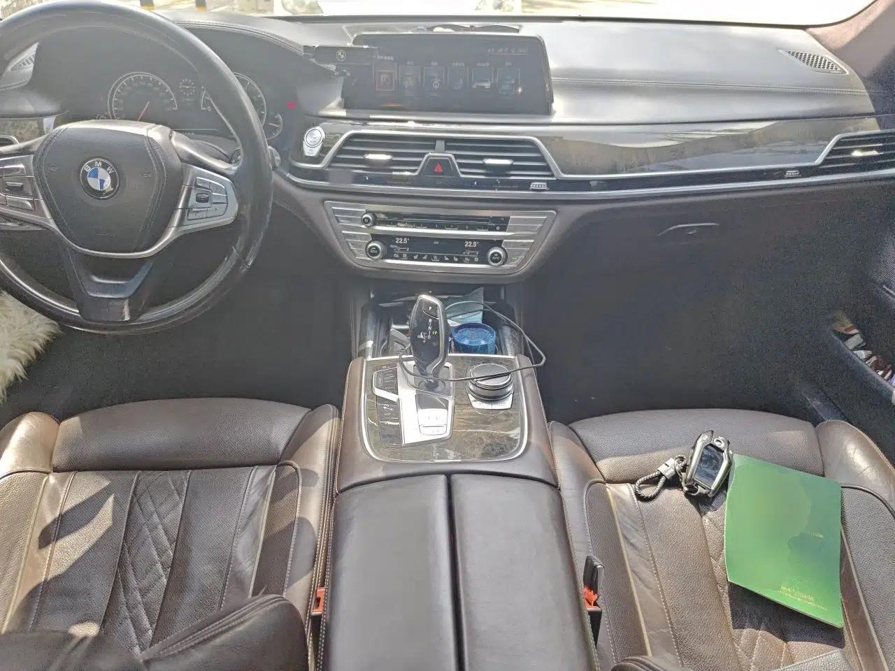 BMW 7 Series 2016 730Li Luxury Model — миниатюра 9