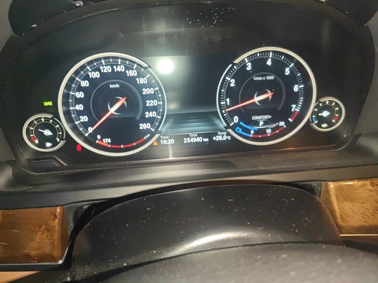 BMW 7 Series 2013 740Li Luxury Model — миниатюра 12
