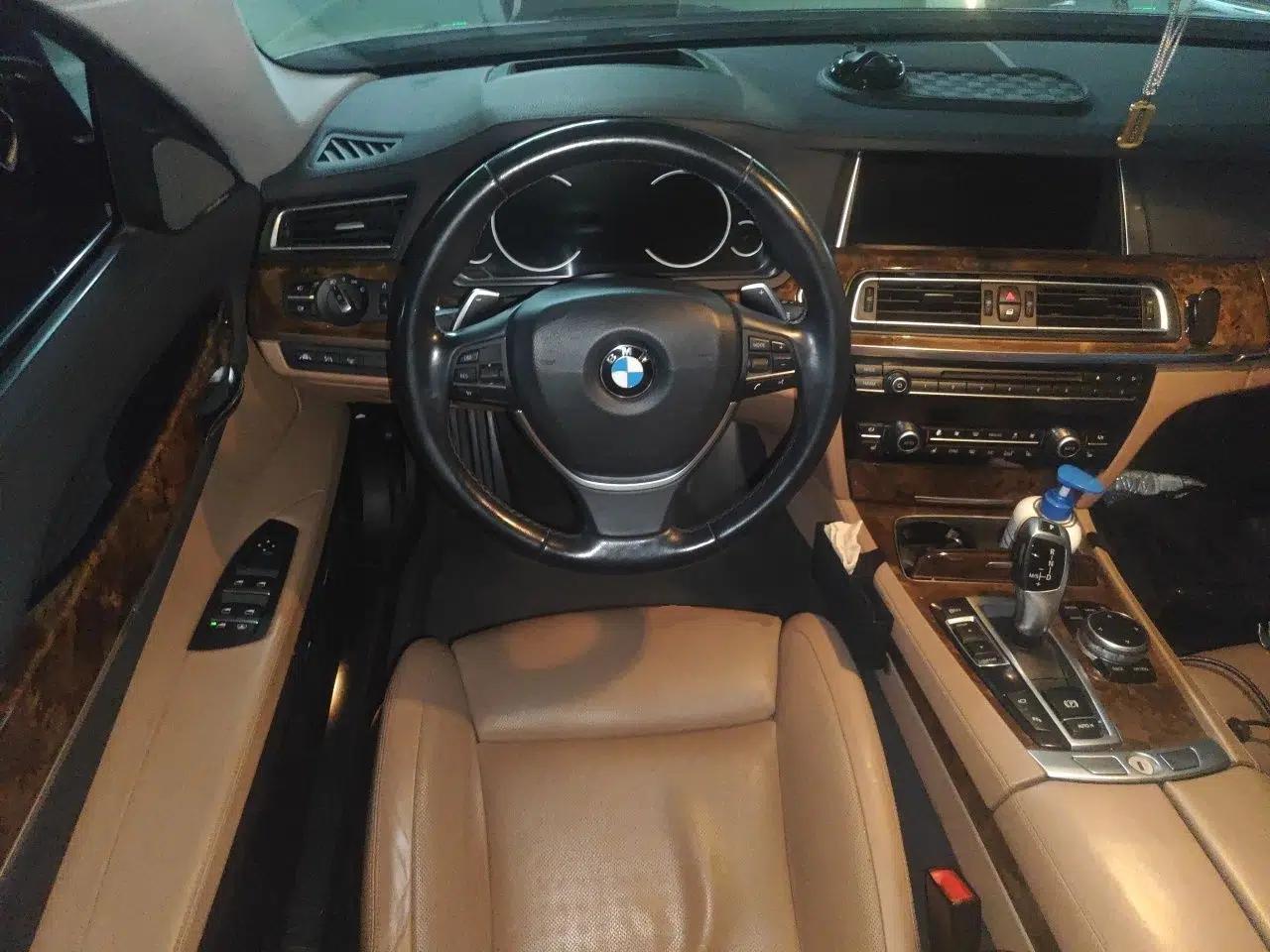 BMW 7 Series 2013 740Li Luxury Model — миниатюра 10