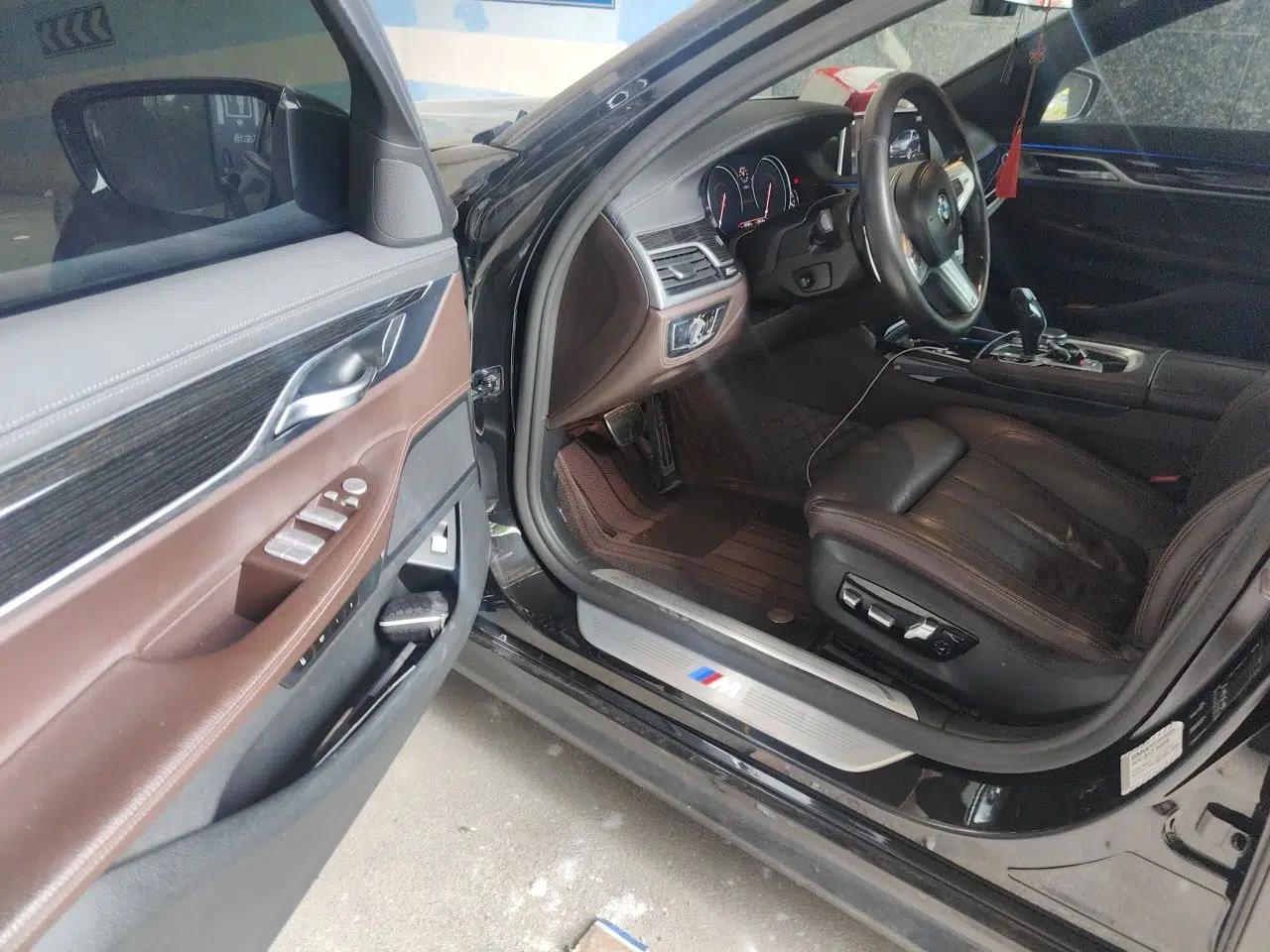 BMW 7 Series 2018 730Li Leading Model M Sport Package — миниатюра 16