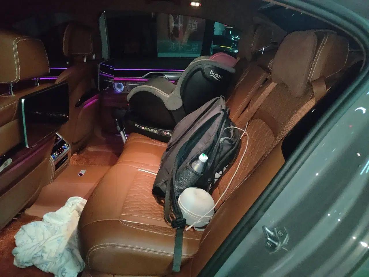 BMW 7 Series 2021 740Li xDrive Executive M Sport Package — миниатюра 17