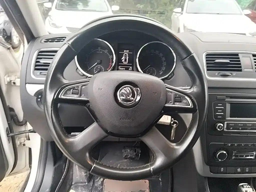 Yeti 2014 1.8TSI DSG Polar Edition — миниатюра 11