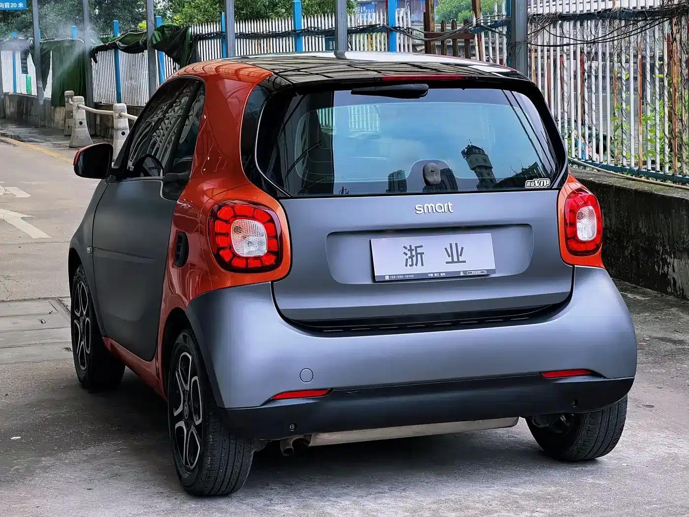 2016 smart fortwo 1.0L Grey Rider Special Edition — миниатюра 15