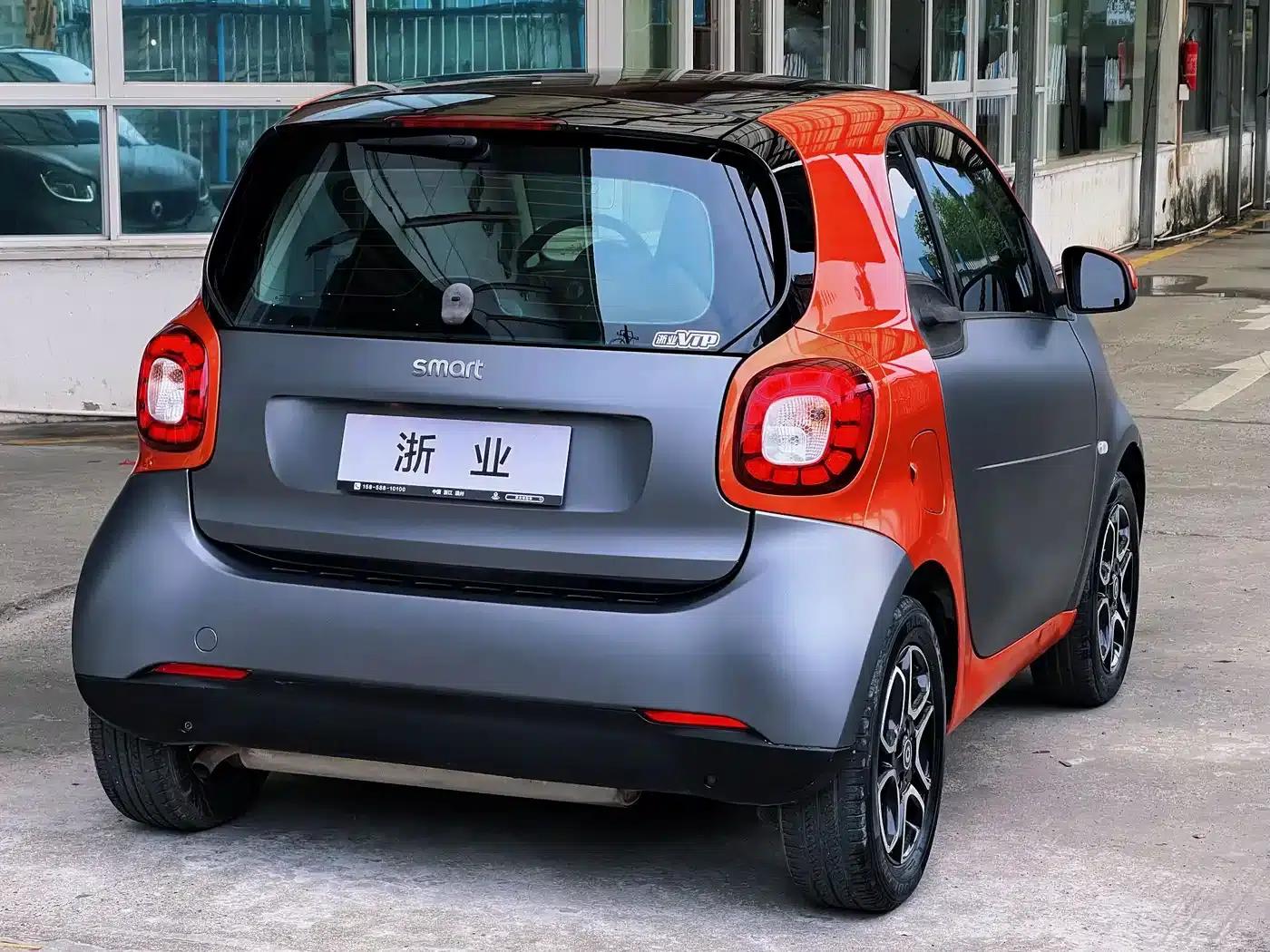 2016 smart fortwo 1.0L Grey Rider Special Edition — миниатюра 16