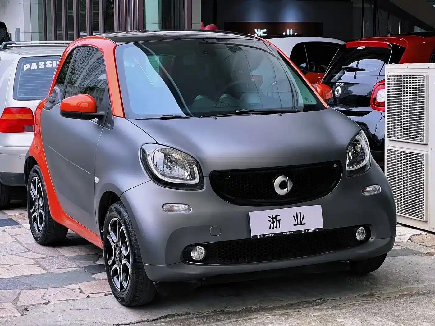2016 smart fortwo 1.0L Grey Rider Special Edition — миниатюра 3