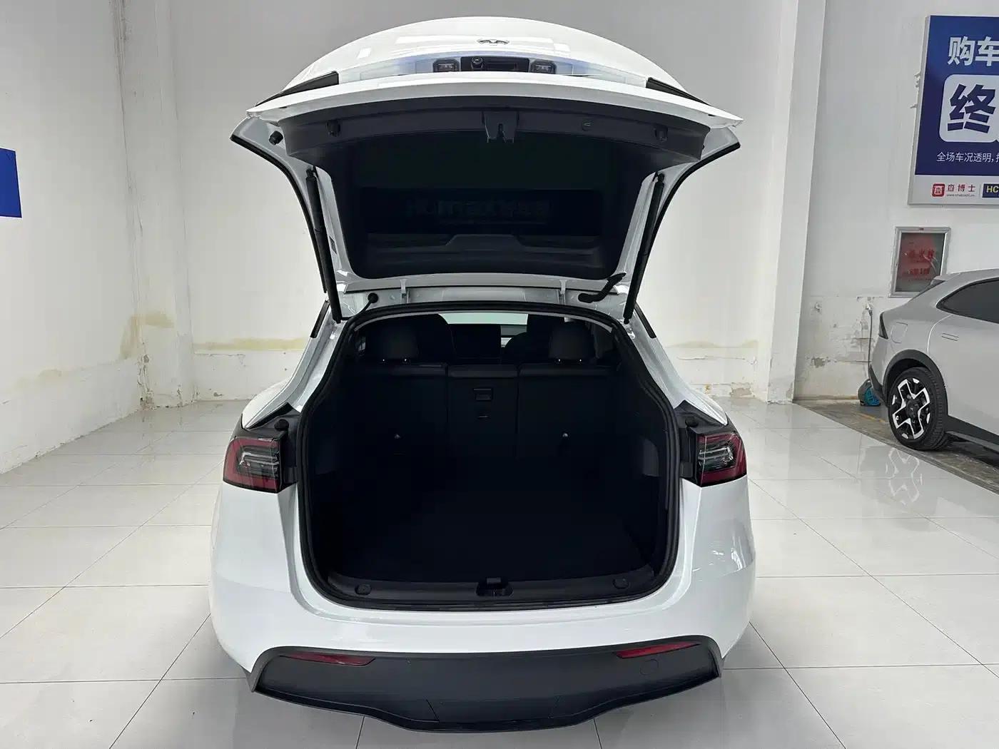 Model Y 2024 Rear-Wheel Drive — миниатюра 19