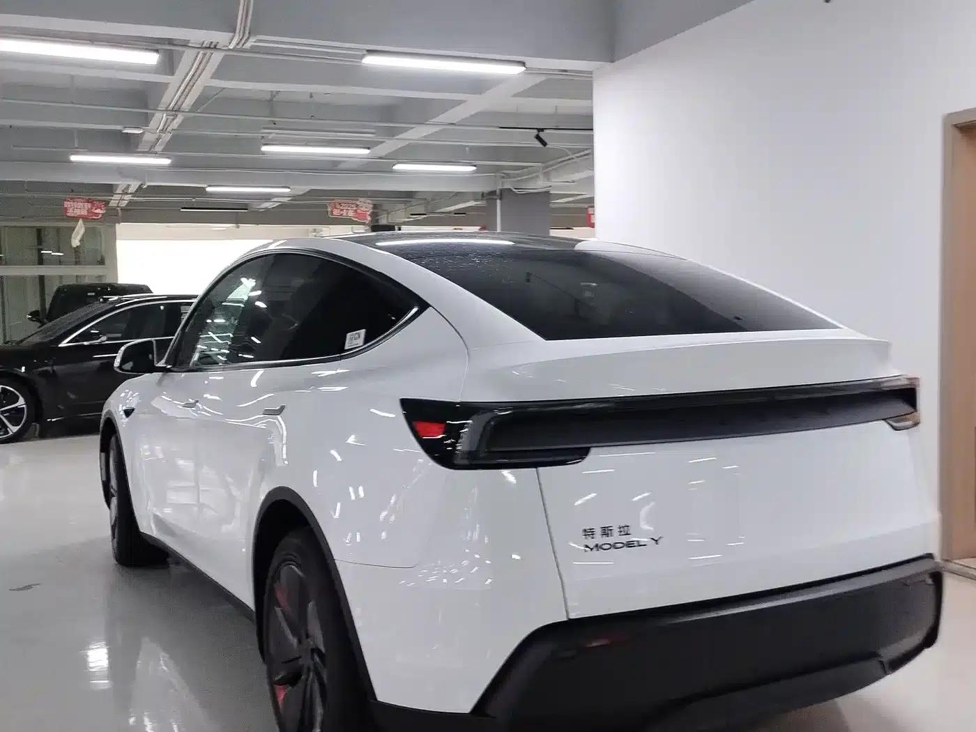Model Y 2026 Rear-Wheel Drive — миниатюра 6