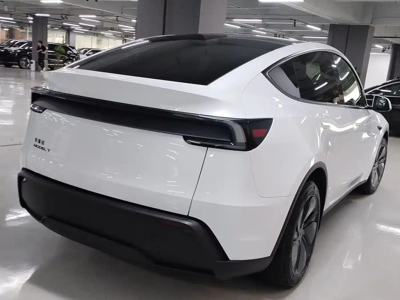 Model Y 2026 Rear-Wheel Drive — миниатюра 8