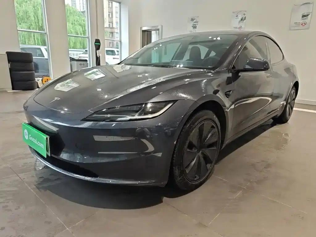Model 3 2023 Rear-Wheel Drive — миниатюра 1