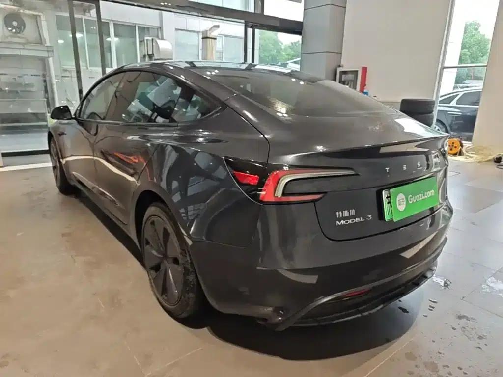 Model 3 2023 Rear-Wheel Drive — миниатюра 5