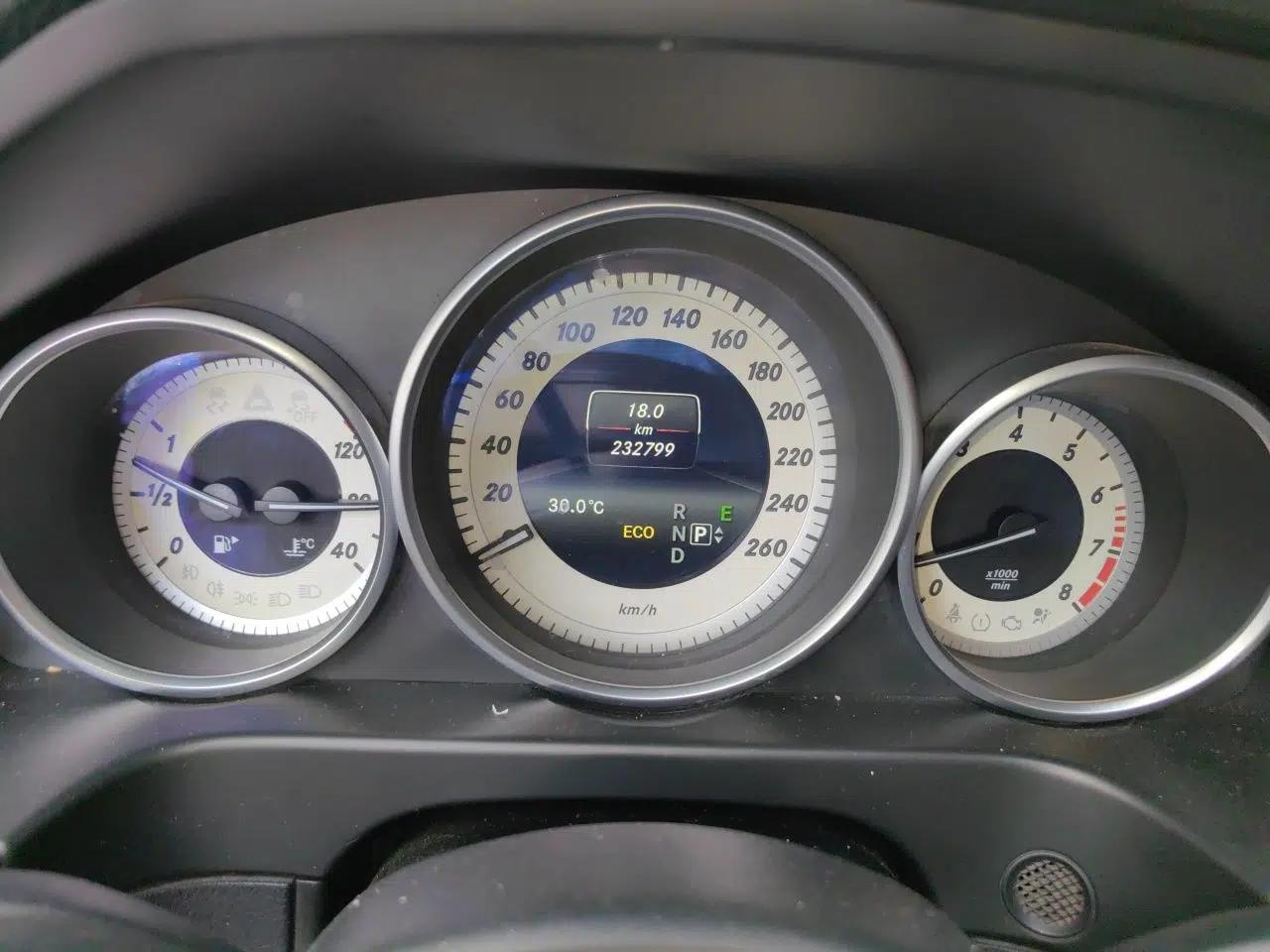 Mercedes-Benz E-Class 2014 Restyled E 260 L Sport Edition — миниатюра 11