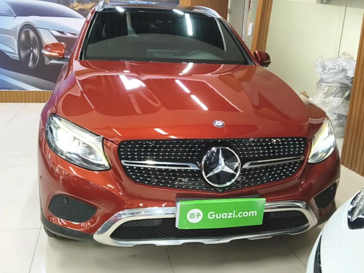 Mercedes-Benz GLC 2016 GLC 260 4MATIC Luxury Model — миниатюра 2