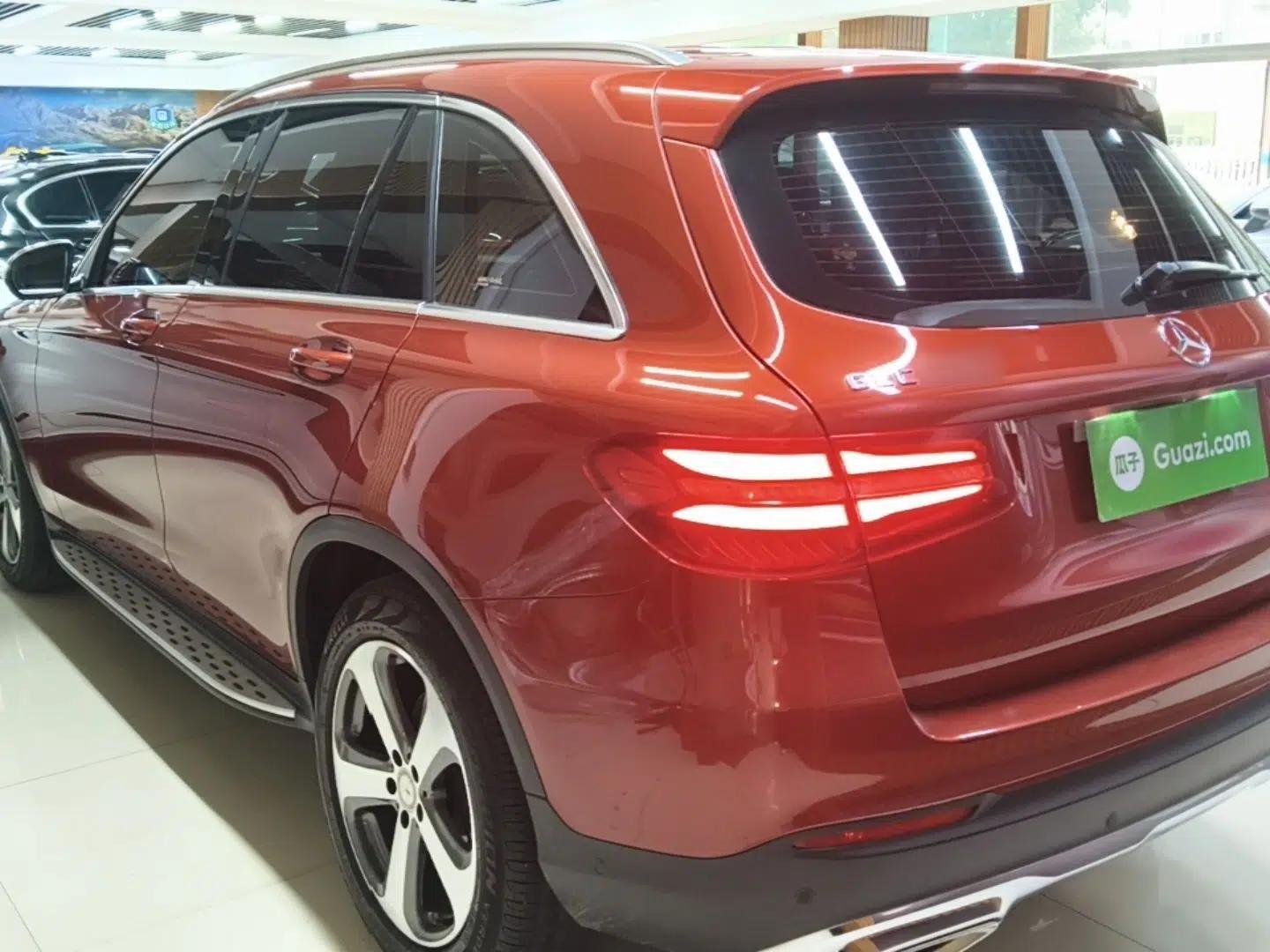 Mercedes-Benz GLC 2016 GLC 260 4MATIC Luxury Model — миниатюра 4