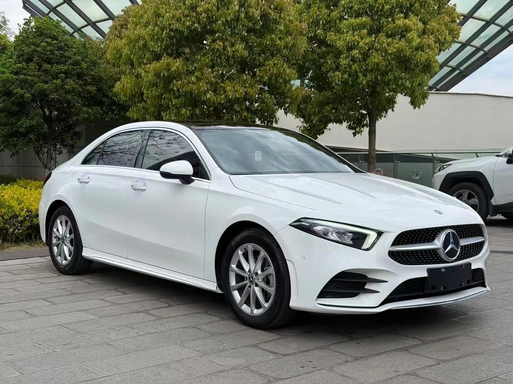 Mercedes-Benz A-Class 2021 A 200 L Sport Sedan Dynamic Model — миниатюра 3