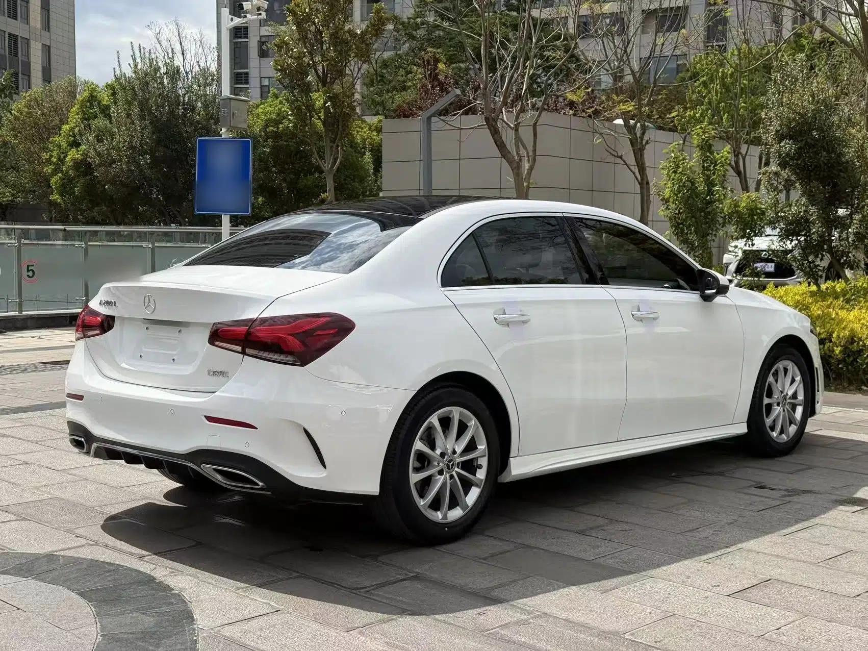 Mercedes-Benz A-Class 2021 A 200 L Sport Sedan Dynamic Model — миниатюра 5