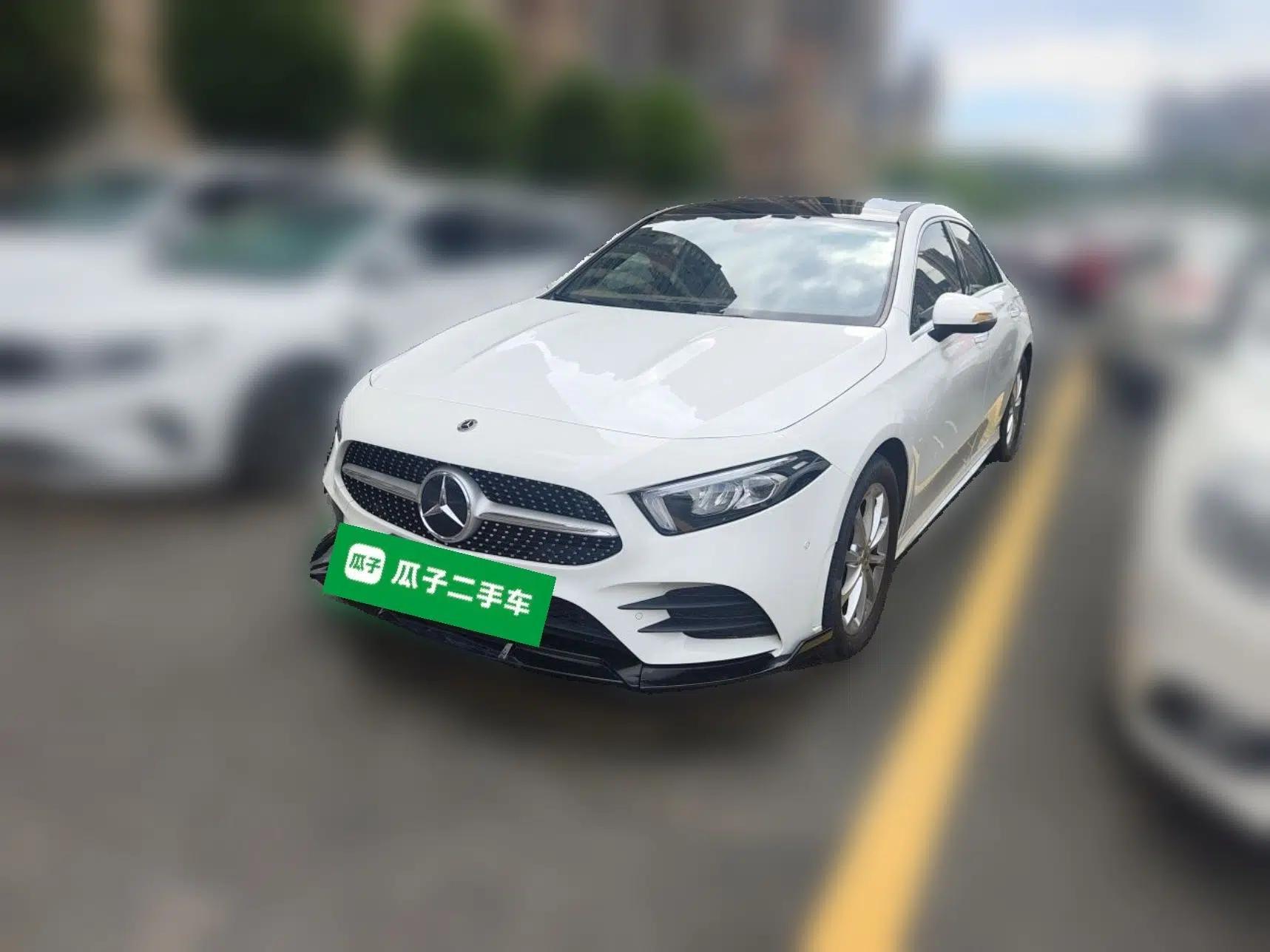 Mercedes-Benz A-Class 2022 Restyled A 200 L Sport Sedan Fashion Version — миниатюра 1