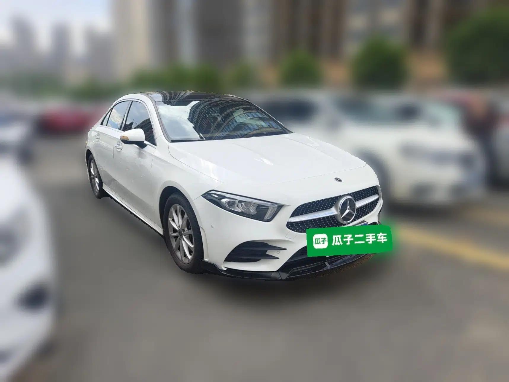 Mercedes-Benz A-Class 2022 Restyled A 200 L Sport Sedan Fashion Version — миниатюра 3