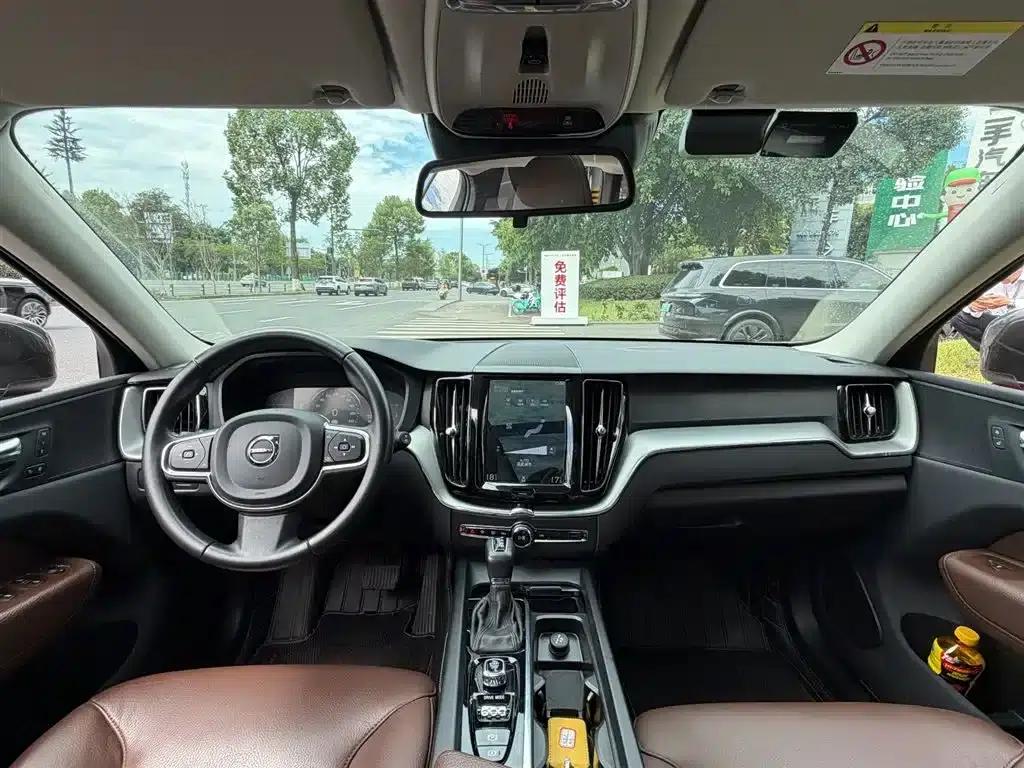 2020 Volvo XC60 T5 AWD Inscription Luxury Edition — миниатюра 11