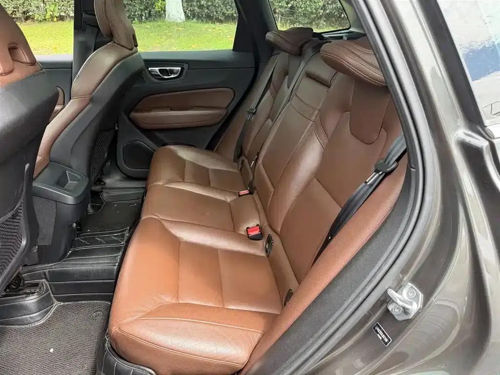 2020 Volvo XC60 T5 AWD Inscription Luxury Edition — миниатюра 10