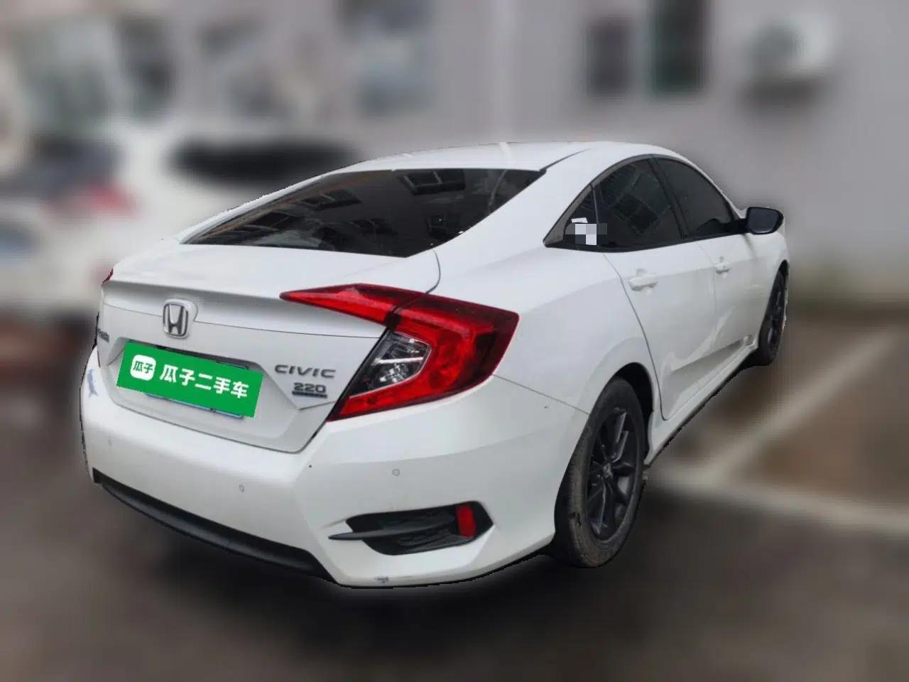 Honda Civic 2019 220TURBO Manual Jinkong Edition China VI — миниатюра 6