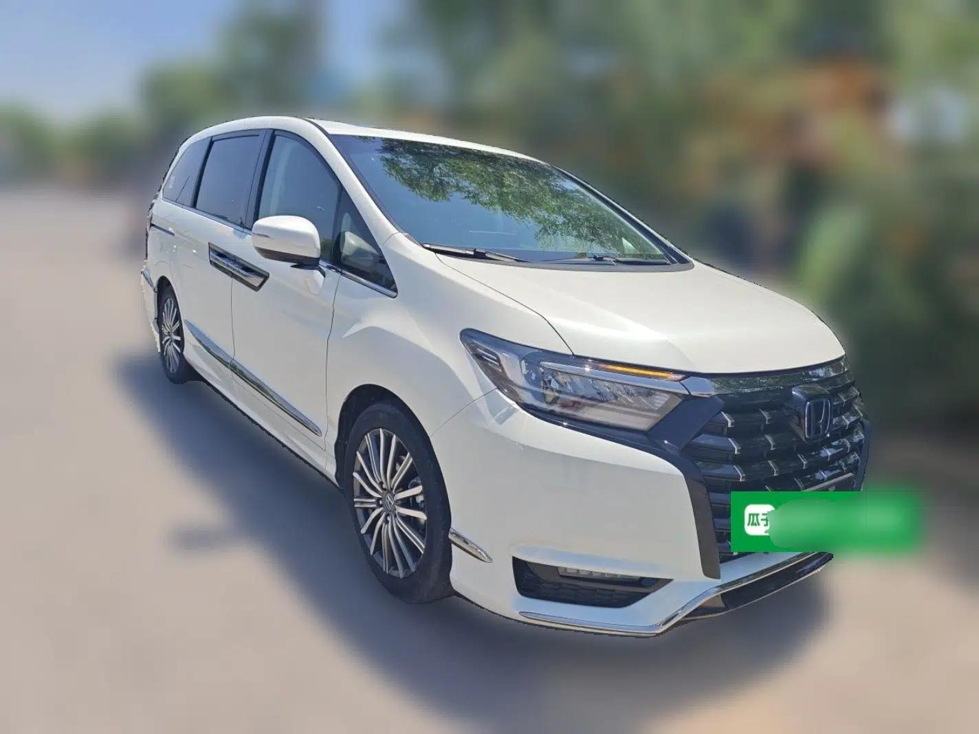 Honda Elysion 2022 2.0L eHEV Luxury First Edition — миниатюра 3