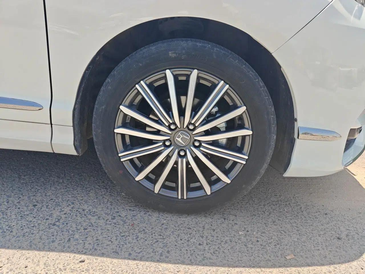 Honda Elysion 2022 2.0L eHEV Luxury First Edition — миниатюра 8