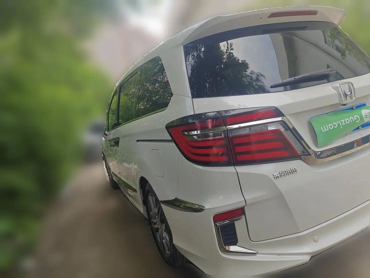 Honda Elysion 2019 2.0L Hybrid Luxury Edition — миниатюра 4