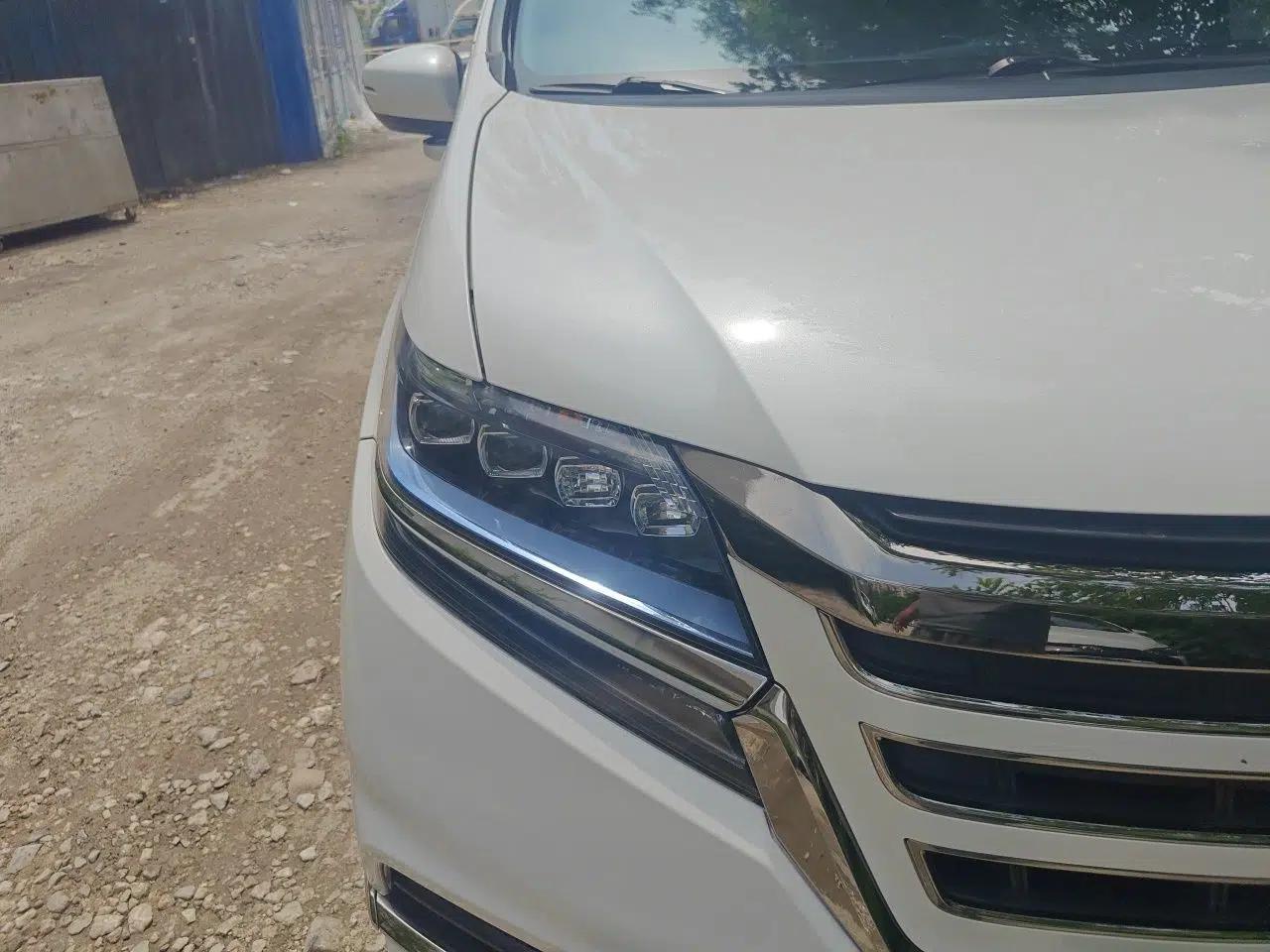 Honda Elysion 2019 2.0L Hybrid Luxury Edition — миниатюра 7