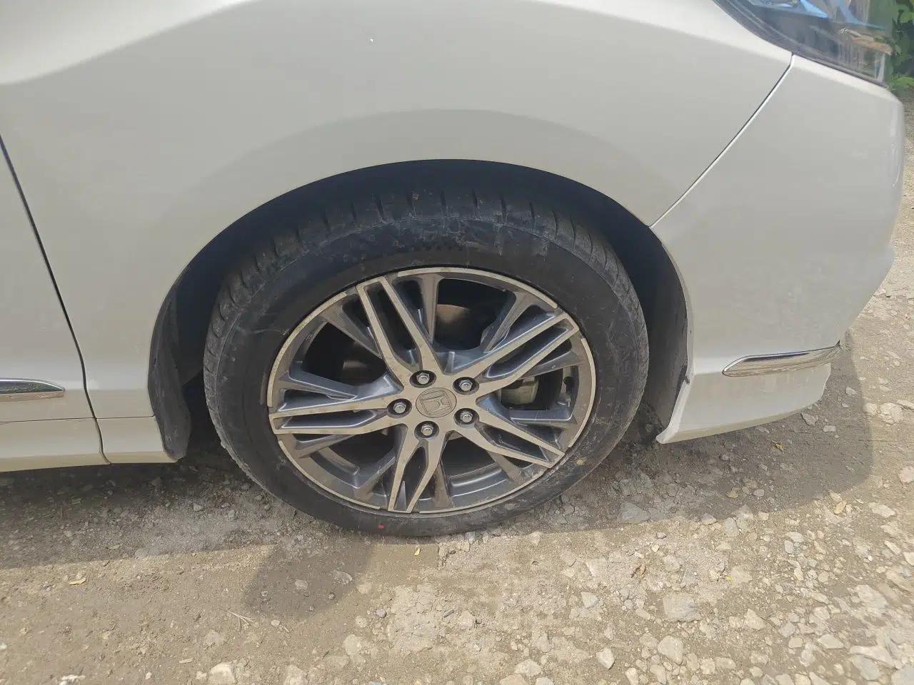 Honda Elysion 2019 2.0L Hybrid Luxury Edition — миниатюра 8