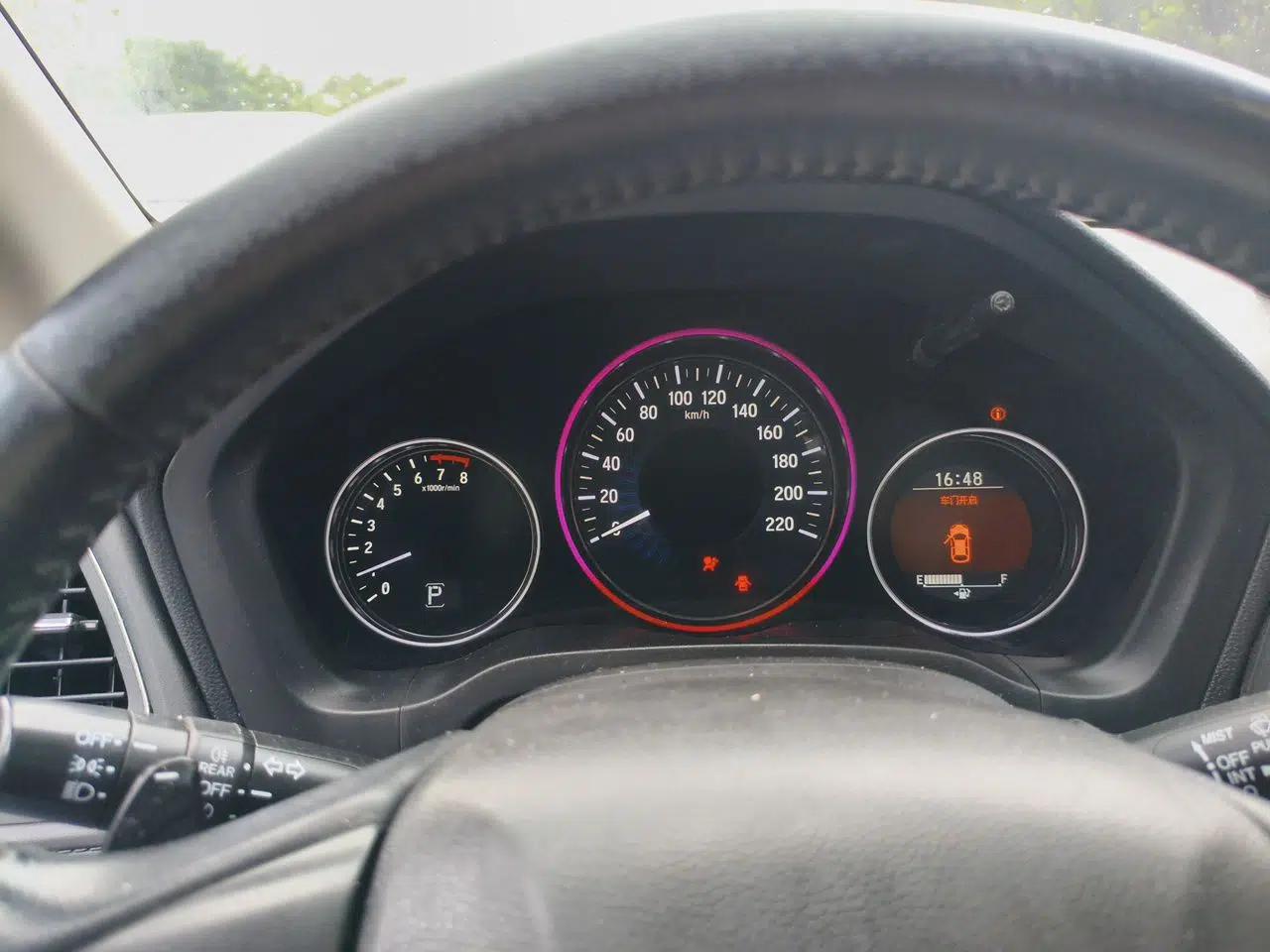 Honda Vezel 2015 1.8L CVT Four-Wheel Drive Flagship Model — миниатюра 11