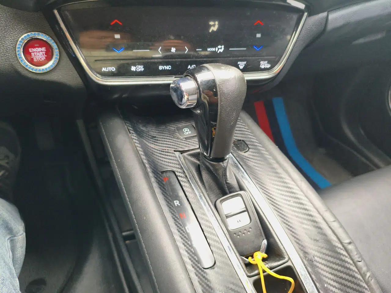 Honda Vezel 2015 1.8L CVT Four-Wheel Drive Flagship Model — миниатюра 14