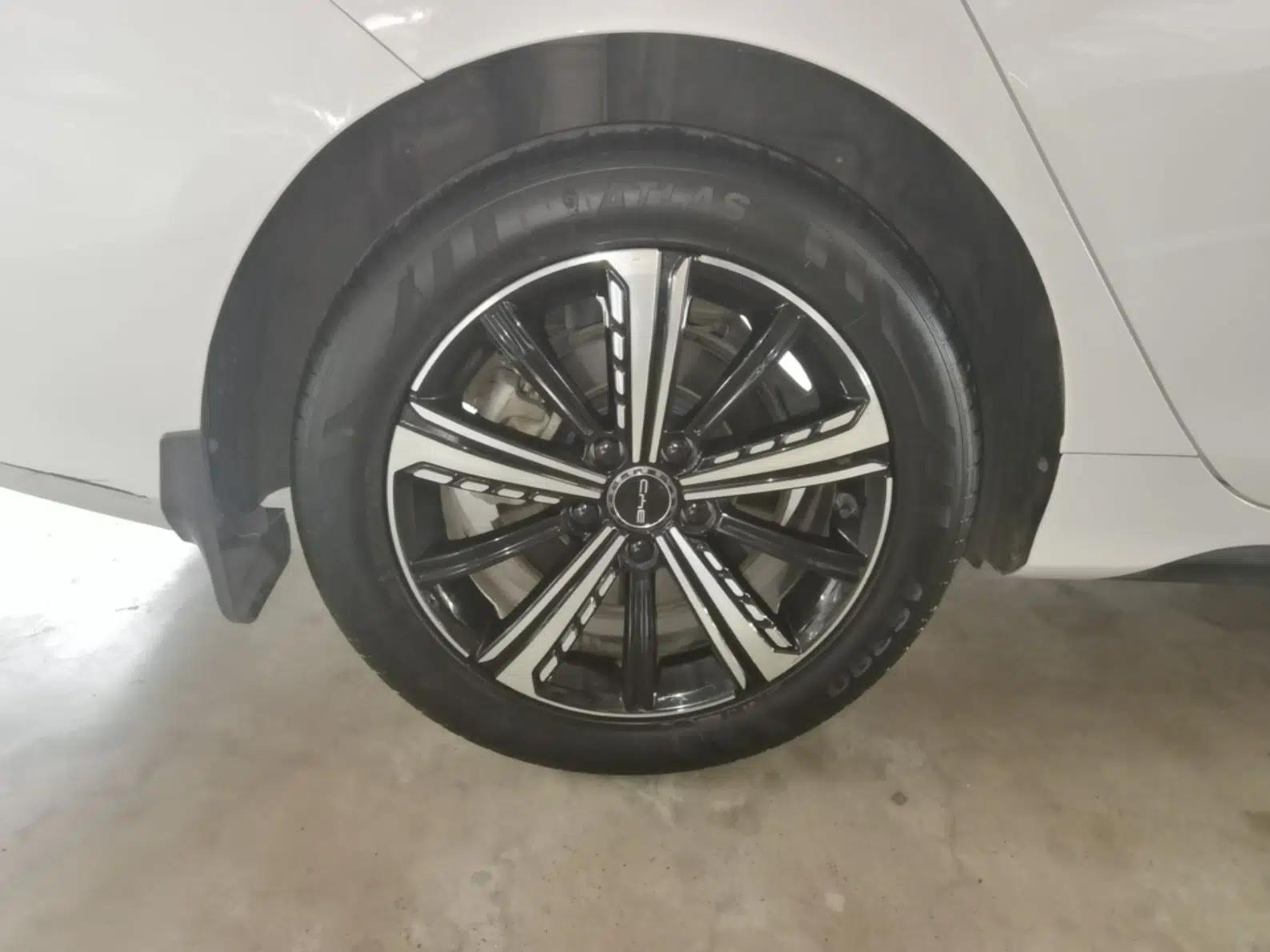 BYD Destroyer 05 2022 DM-i 55KM Prestige Model — миниатюра 11