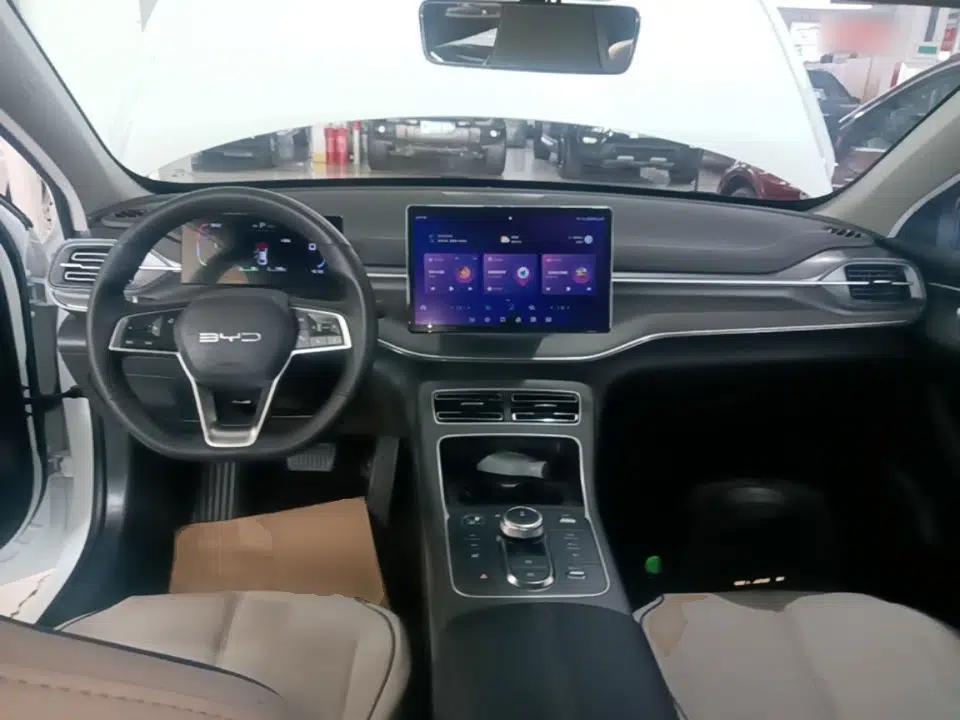 BYD Destroyer 05 2023 Champion Edition DM-i 55KM Luxury Model — миниатюра 12
