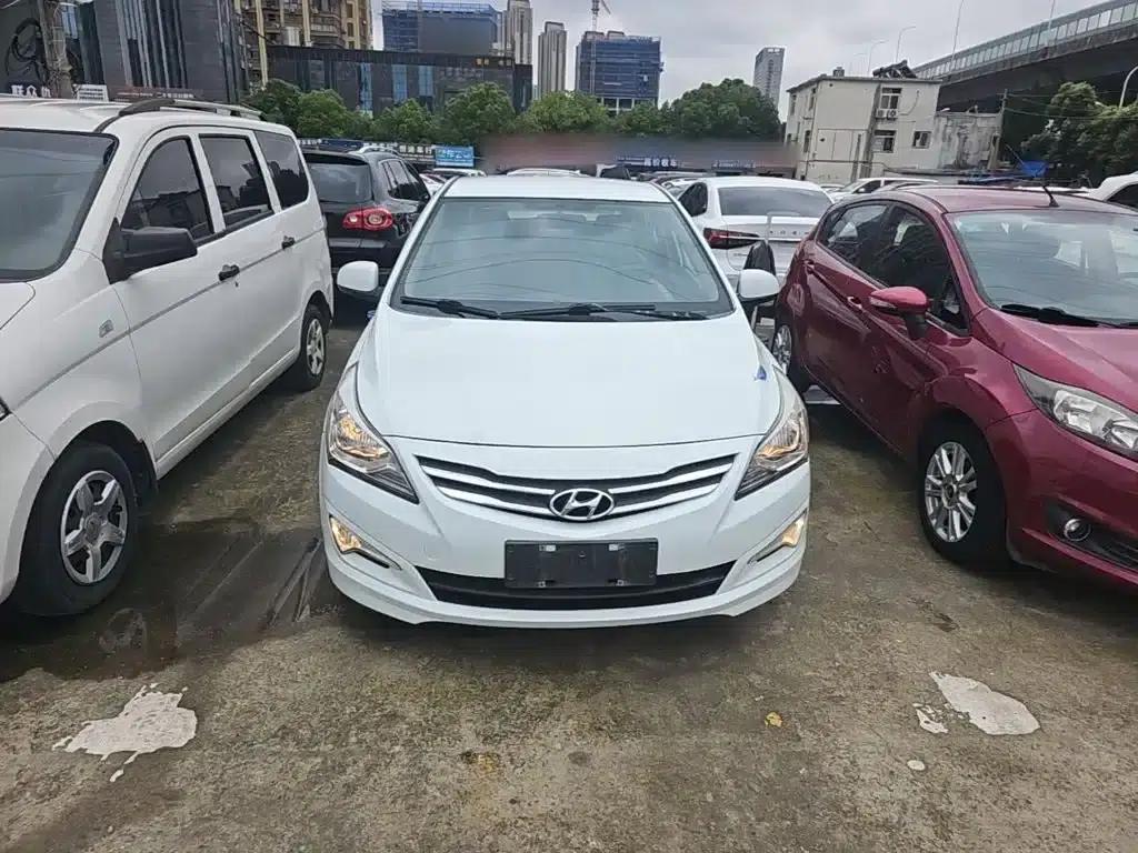 2016 Hyundai Reina 1.4L Manual Intelligent GLS — миниатюра 3