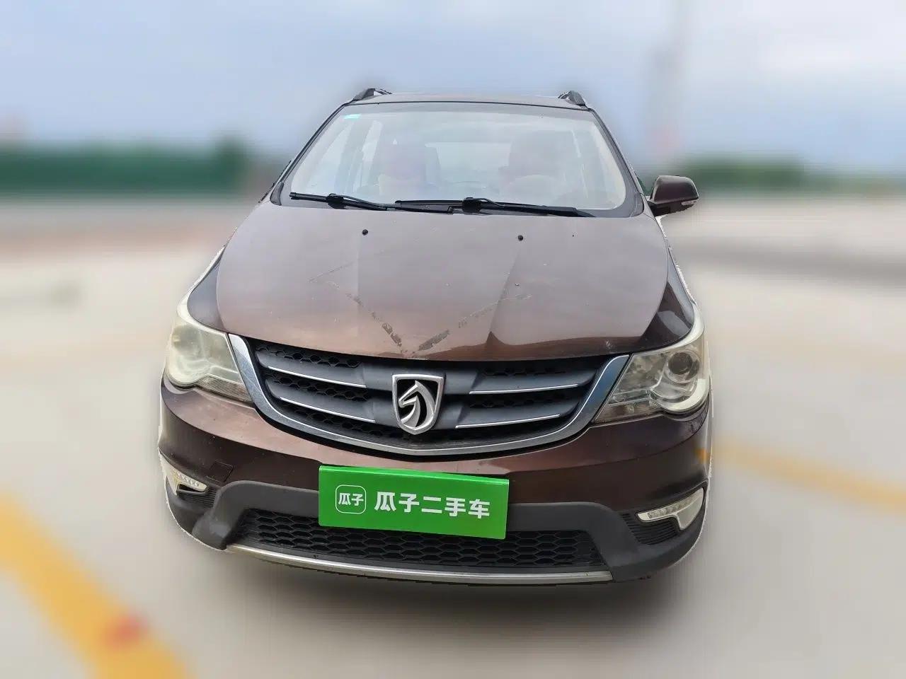 Baojun 730 2014 1.5L manual Comfort ESP version 7 seats — миниатюра 2