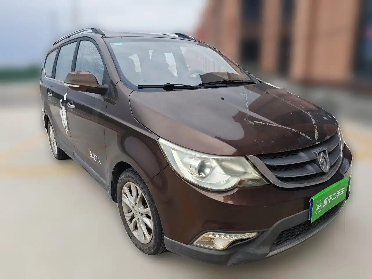 Baojun 730 2014 1.5L manual Comfort ESP version 7 seats — миниатюра 3