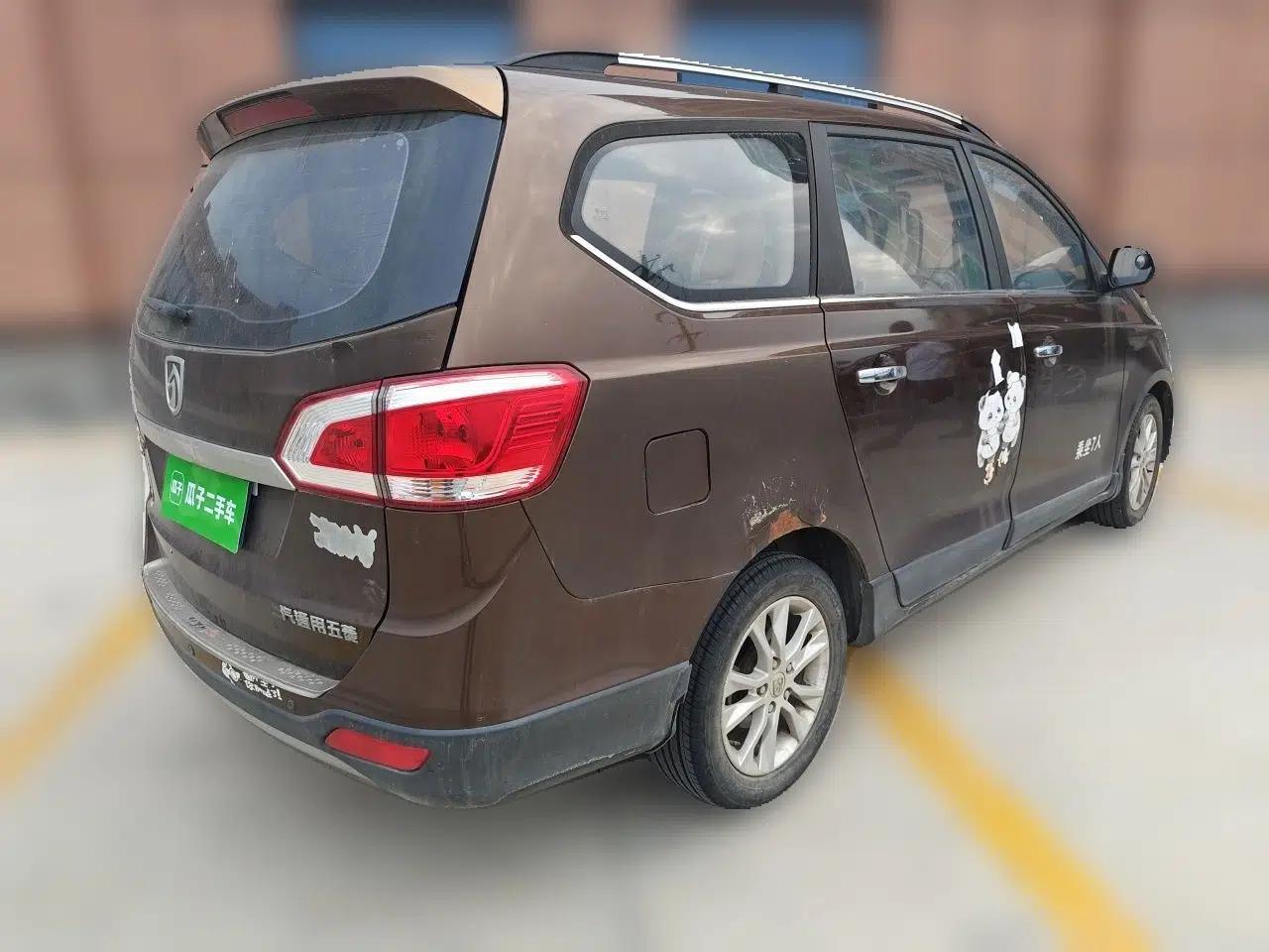 Baojun 730 2014 1.5L manual Comfort ESP version 7 seats — миниатюра 6