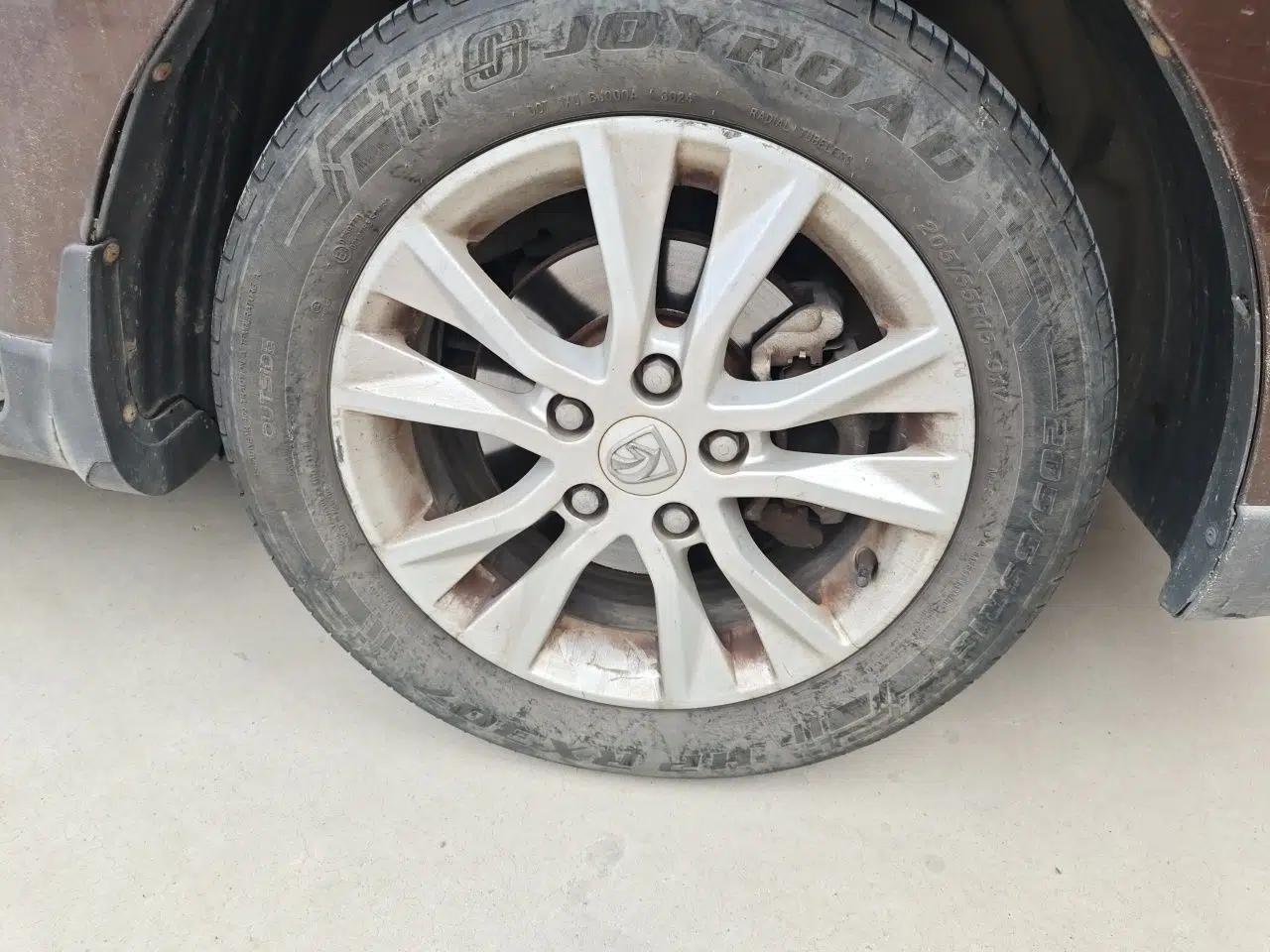 Baojun 730 2014 1.5L manual Comfort ESP version 7 seats — миниатюра 8