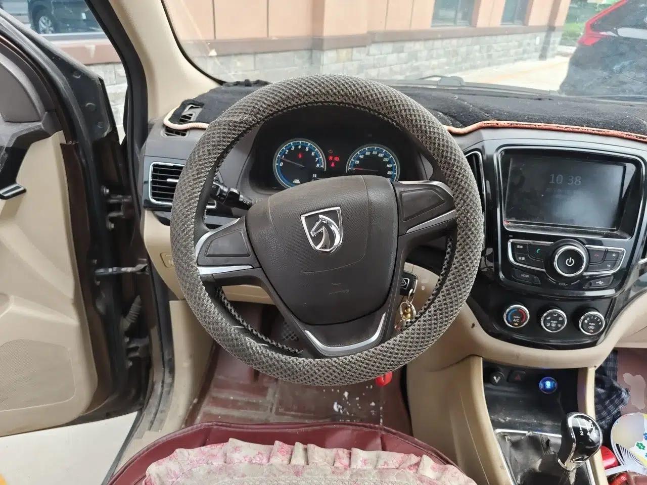 Baojun 730 2014 1.5L manual Comfort ESP version 7 seats — миниатюра 9